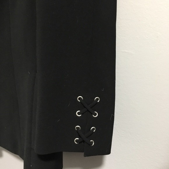 Tahari Black Blazer - Picture 3 of 6